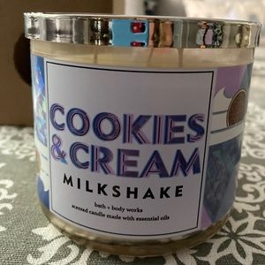 Bath and Body Works 3 Wick Candle - BNWT cookies and Cream Milkshake scent